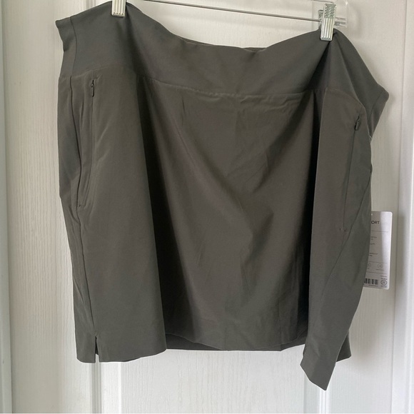 Athleta Pants - Athleta Soho Skort size-24